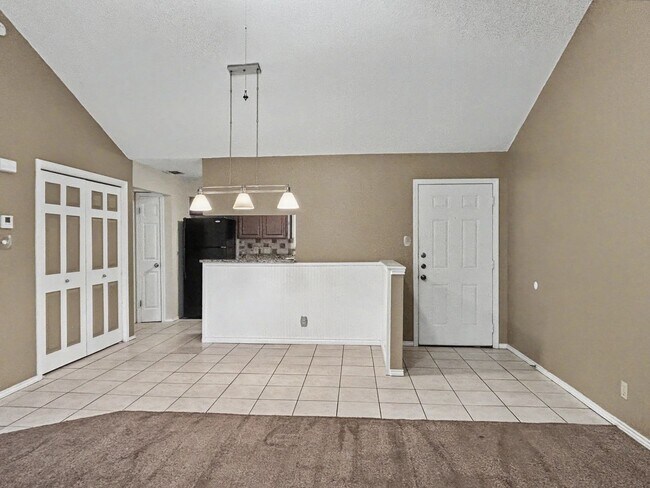 Foto del edificio - 12446 Starcrest Dr