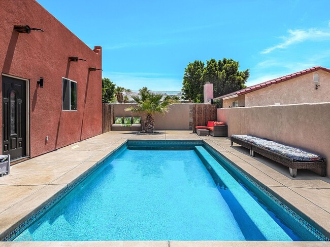 Building Photo - Desert Hot Springs 4 Bedroom luxury unique...