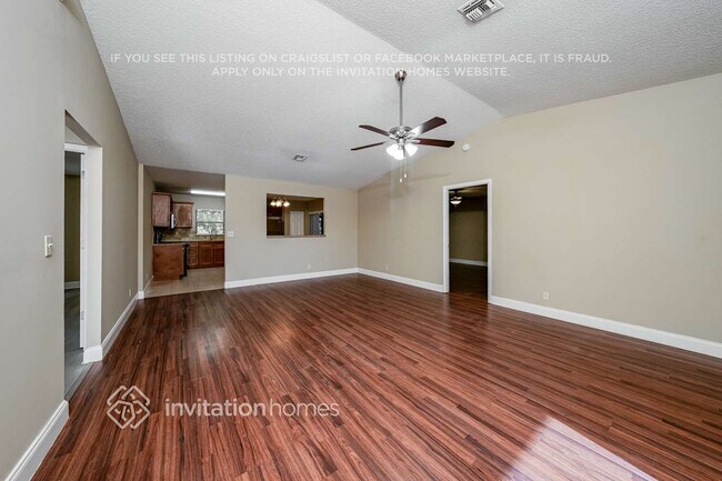 Foto del edificio - 5646 Lincoln Cir E