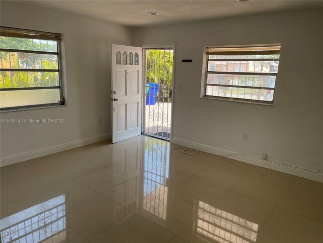 Foto del edificio - 3447 NW 2nd Terrace