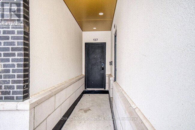 Building Photo - 3025-3025 Trailside Dr