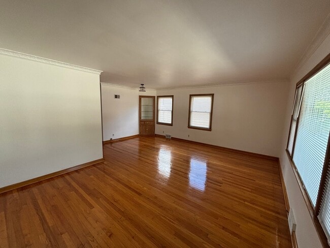 Building Photo - 361 N 62nd St