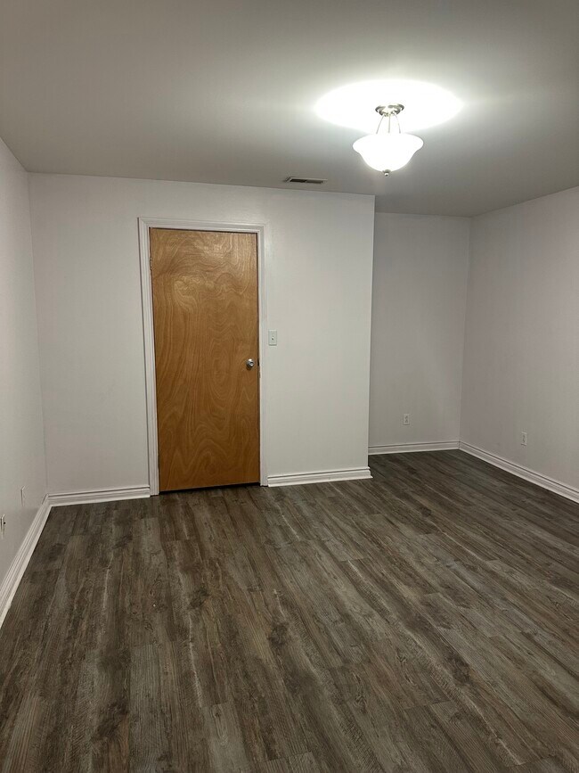 Foto del edificio - 1323 Winchester Ave