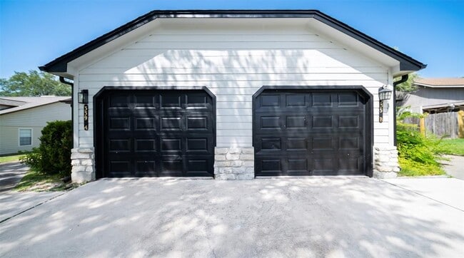 Building Photo - 339 Fantail Loop