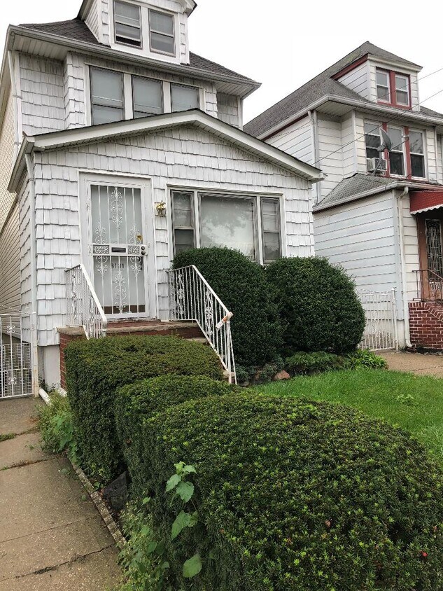 8133 169th St, Queens, NY 11432 House Rental in Queens, NY