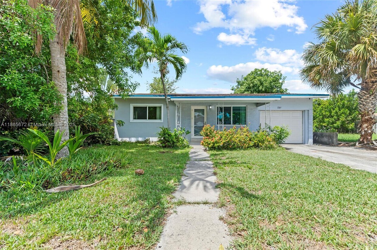 Foto principal - 1205 NE 5th Ave