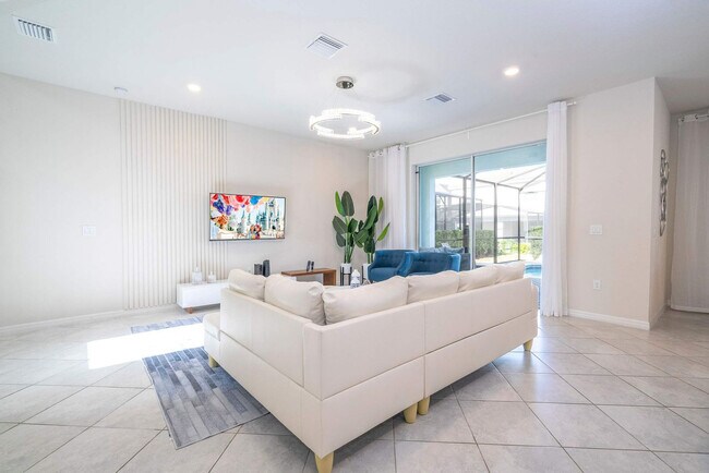Foto del edificio - 7392 Oakmoss Loop