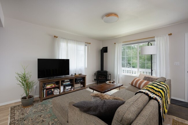 Building Photo - 3407 Laredo Dr