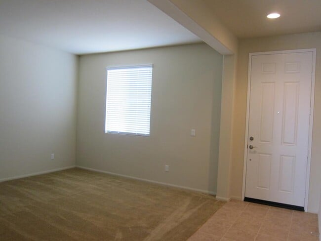 Foto del edificio - 41460 Stafford Ct