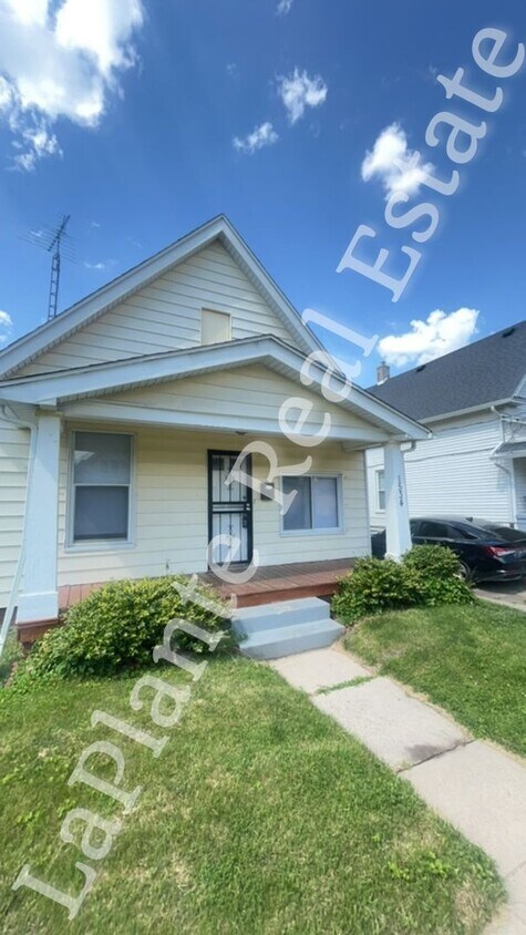 Foto principal - Charming and cozy 3-Bedroom Home with Fenced Yard