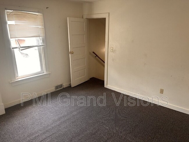 Building Photo - 1530 2nd St