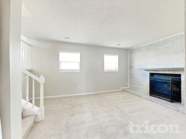 Foto del edificio - 18160 E Asbury Dr