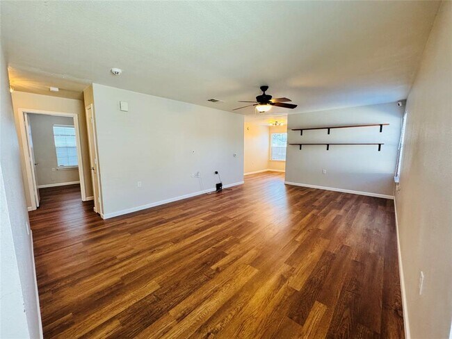 Foto del edificio - 8420 Twiggy Ln