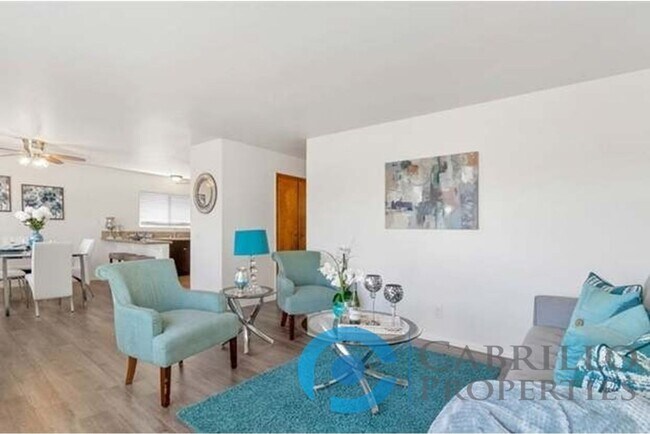 Foto del edificio - 4521-4523 Winona Avenue