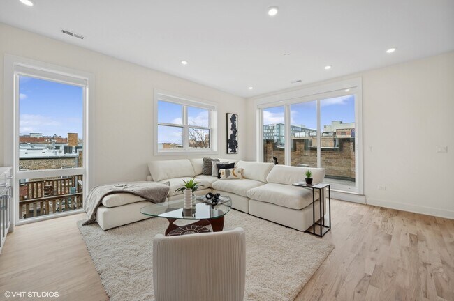 Foto del edificio - 3615 N Wilton Ave