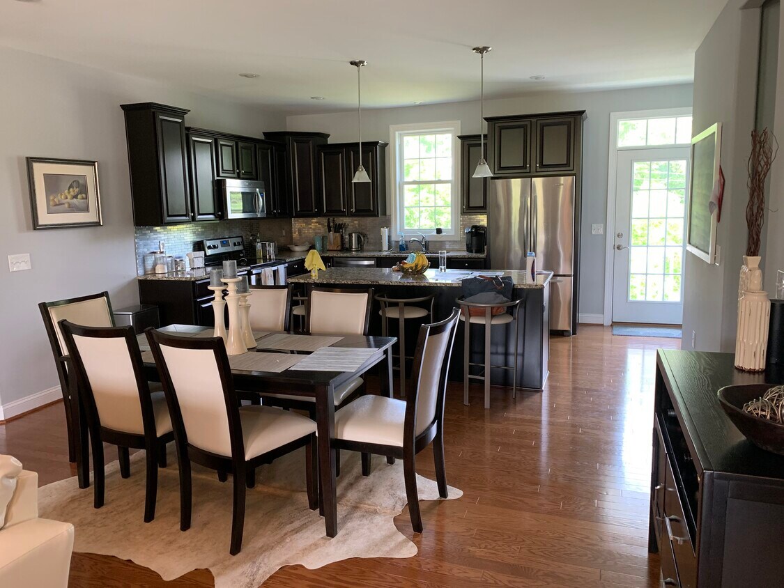 Foto principal - 601 Devon Ln