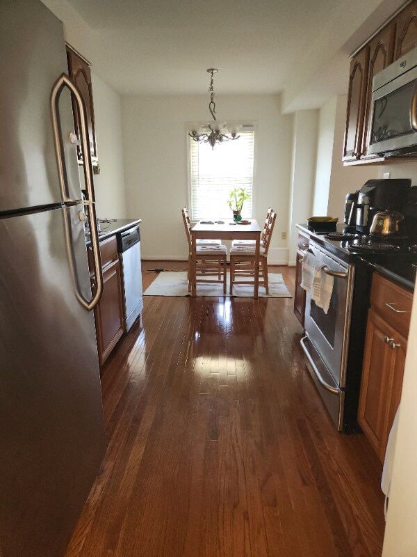 Foto del edificio - 3332 Spring Ln