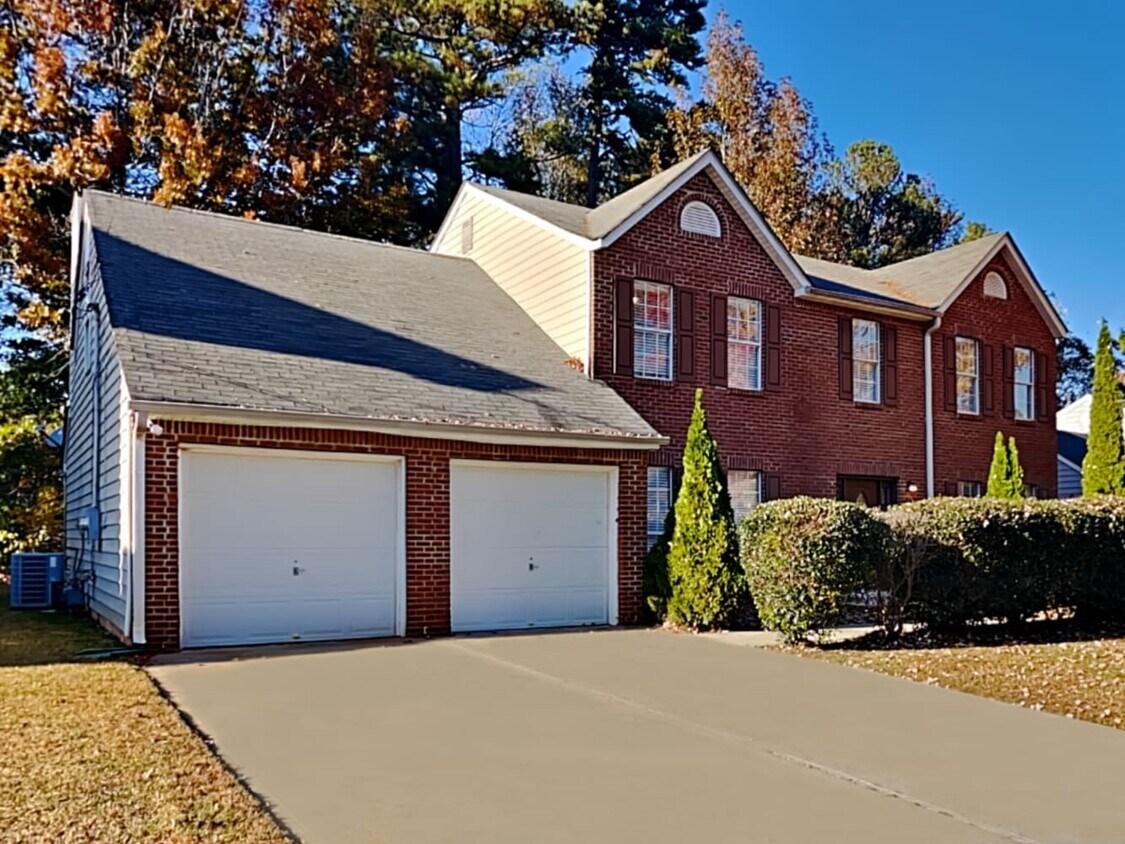 1007 Carriage Trace Cir House Rental in Stone Mountain, GA