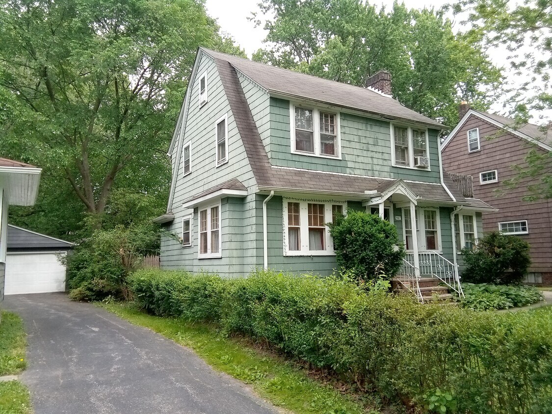 967 Montford Rd, Cleveland Heights, OH 44121 House Rental in