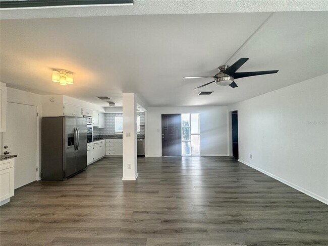 Foto del edificio - 13864 Dominica Dr