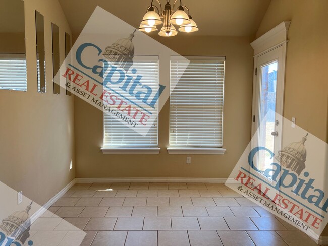 Building Photo - Beautiful 4 bedroom
