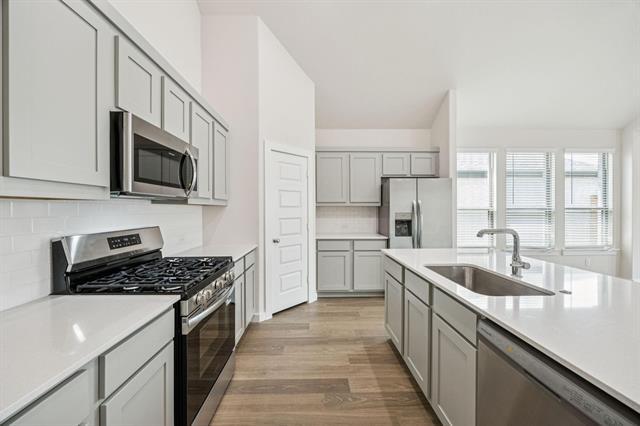 Building Photo - 646 Briar Dr