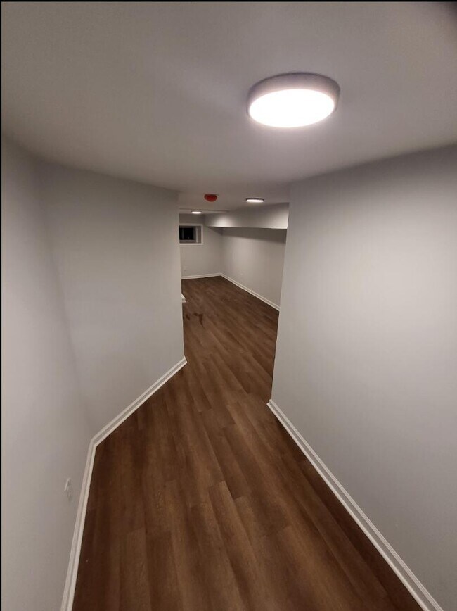 Foto del edificio - 5720 W Girard Ave