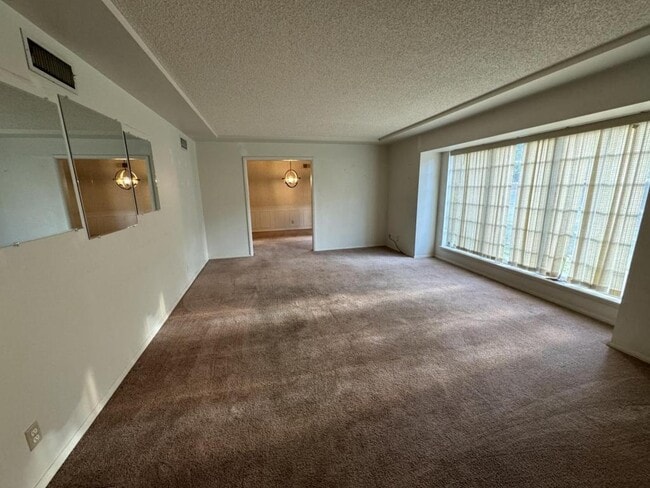 Building Photo - 816 Ridgecrest St
