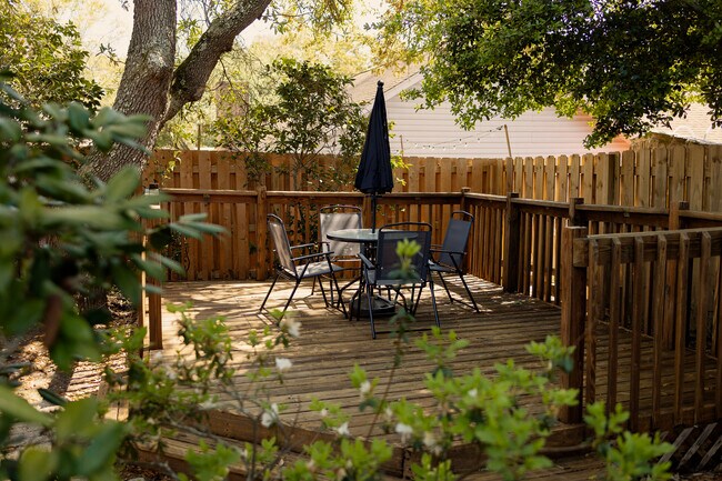 Foto del edificio - 2315 Farrell Cir