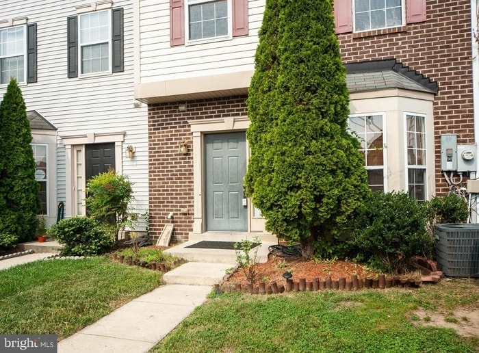 Primary Photo - 3 Bedrooms 3 Bathrooms