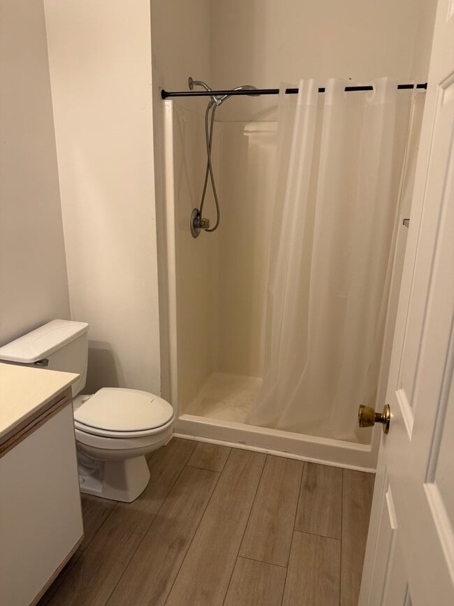 Building Photo - 1306 River Oaks Dr