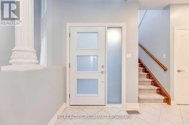 Photo du bâtiment - 2233 Rockingham Dr