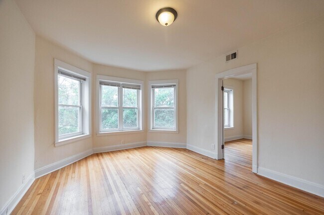 Building Photo - 1522 N Kedzie Ave