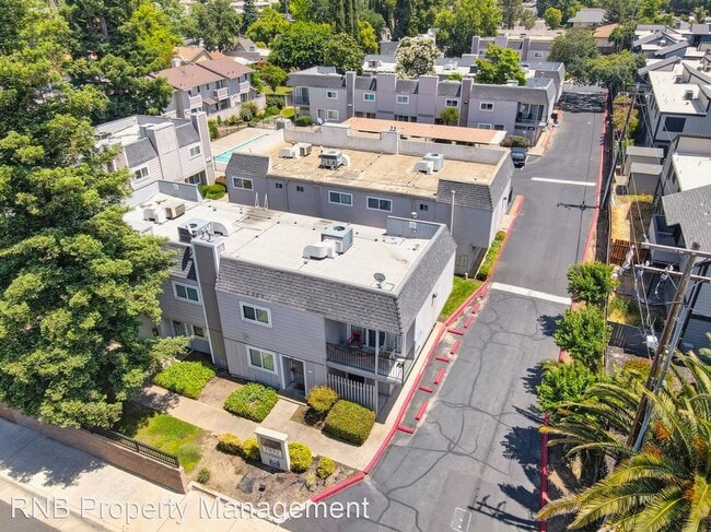 Foto del edificio - 2 br, 1.5 bath House - 7032 Fair Oaks Blvd...