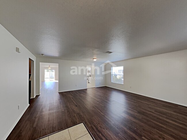Foto del edificio - 30908 Temple Stand Ave