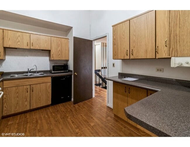 Kitchen - 659 High Ridge Rd