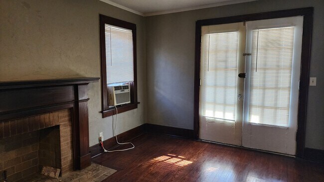 Building Photo - 1 Bed 1 Bath apartment in Okc close to Pla...