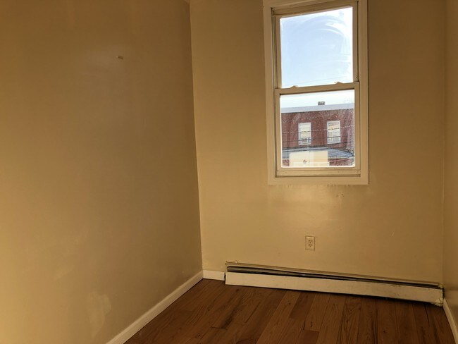 Foto del edificio - 168 Woodlawn Ave