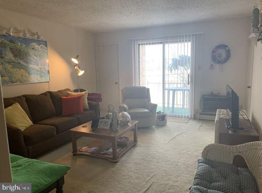Foto principal - 27 N Annapolis Ave