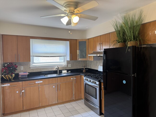 Building Photo - 9419 Avenue J