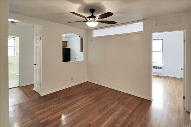 Building Photo - 41-25 Kissena Blvd