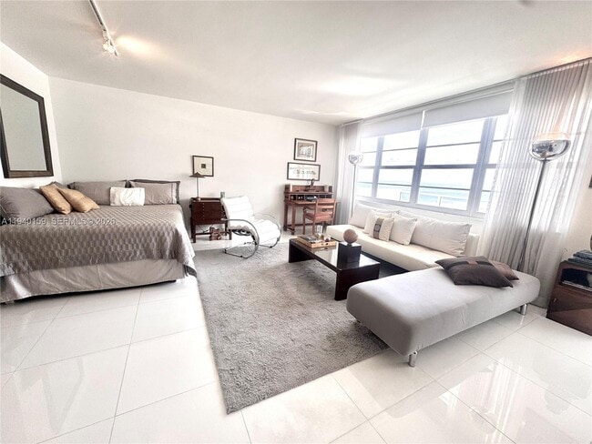 Foto del edificio - 100 Lincoln Rd