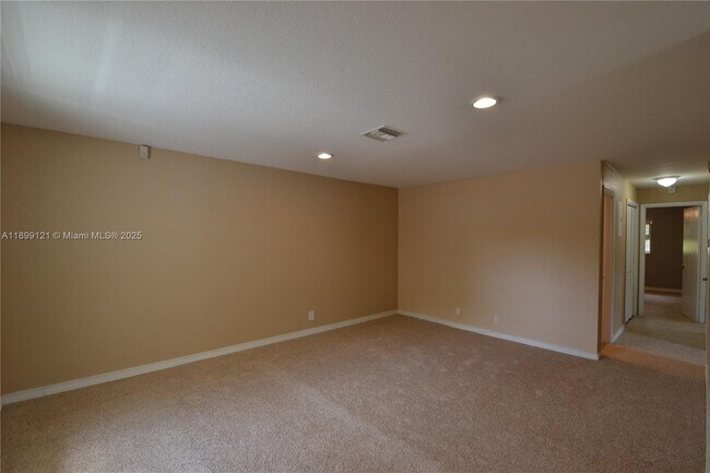 Foto del edificio - 10241 NW 35th St