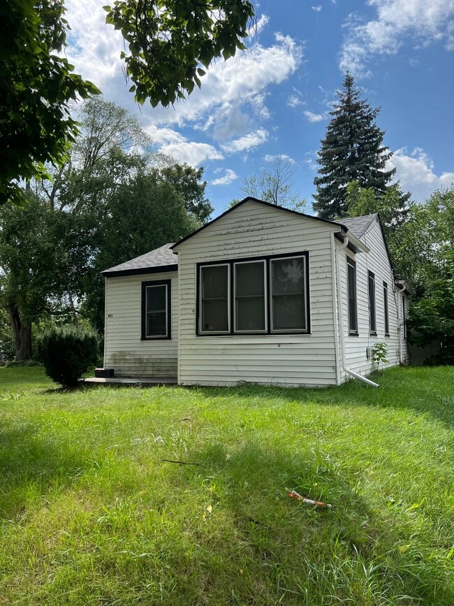 805 S Stirling, Pontiac, MI 48340 House Rental in Pontiac, MI