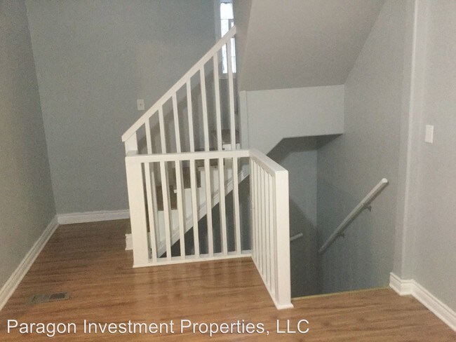 Building Photo - 4 br, 1.5 bath House - 39 E. 102nd Pl