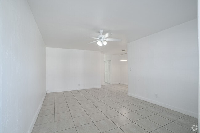 1BR, 1BA - 712SF - Edge Apartments