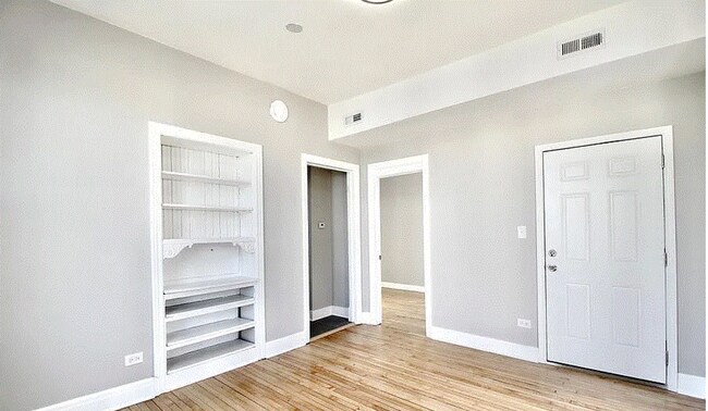 Foto del edificio - 3758 W McLean Ave