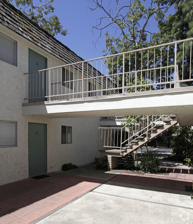 Suntree East Apartments La Palma, CA