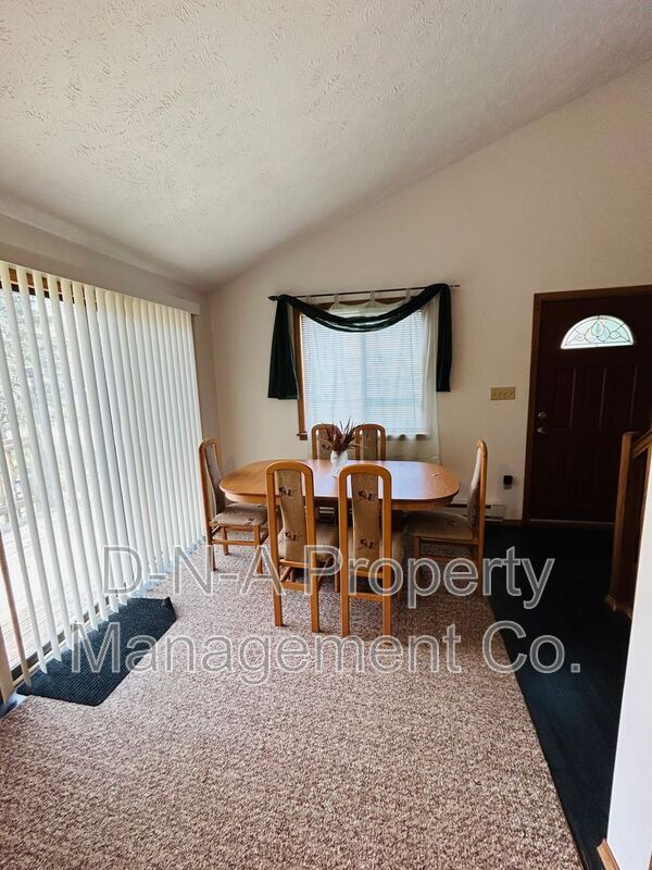 Foto del edificio - 954 Country Pl Dr