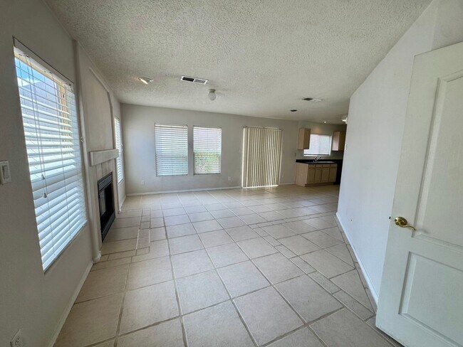 Building Photo - 4361 Altura Vista Ln NE
